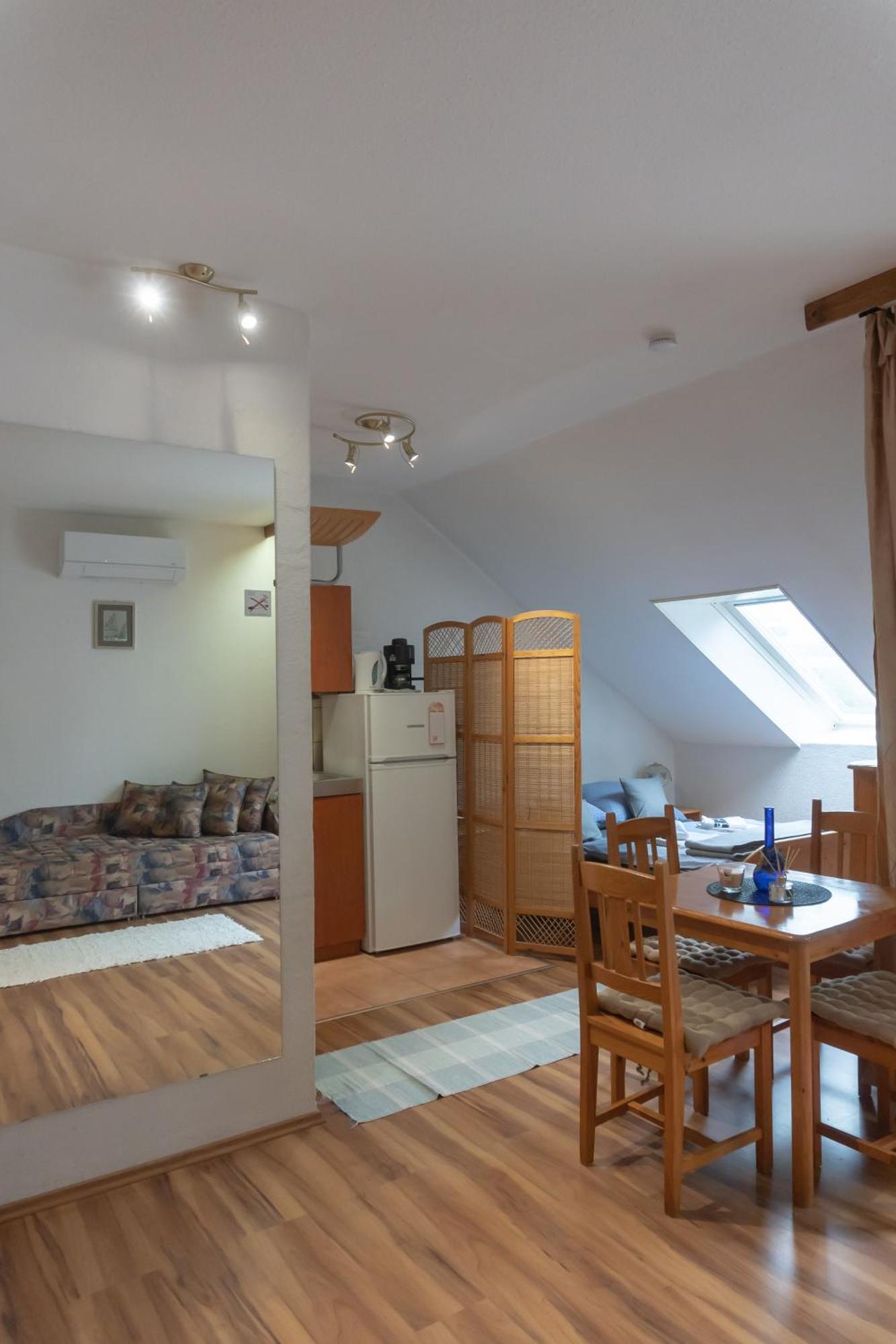 Rent A Scooter Vendeghaz Apartment Zamárdi Екстериор снимка